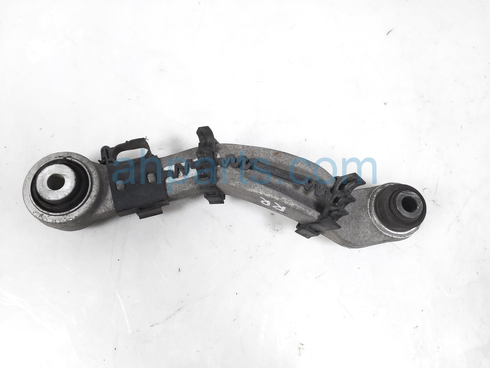 $40 BMW RR/RH FORWARD UPPER CONTROL ARM $40 BMW RR/RH FORWARD UPPER CONTROL ARM