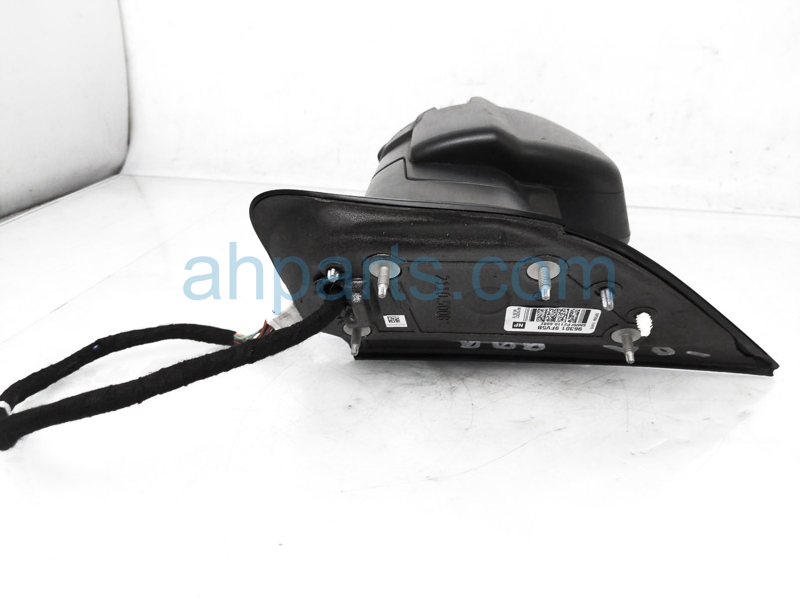 ピニンファリーナ出品 Sold 2021 Nissan Titan Rear View Passenger Side Mirror - Black