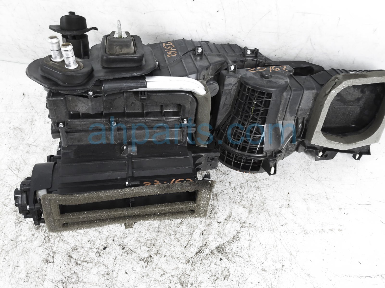 $125 Ford MAIN HEATER CORE W/BLOWER MOTOR ASSY $125 Ford MAIN HEATER CORE W/BLOWER MOTOR ASSY