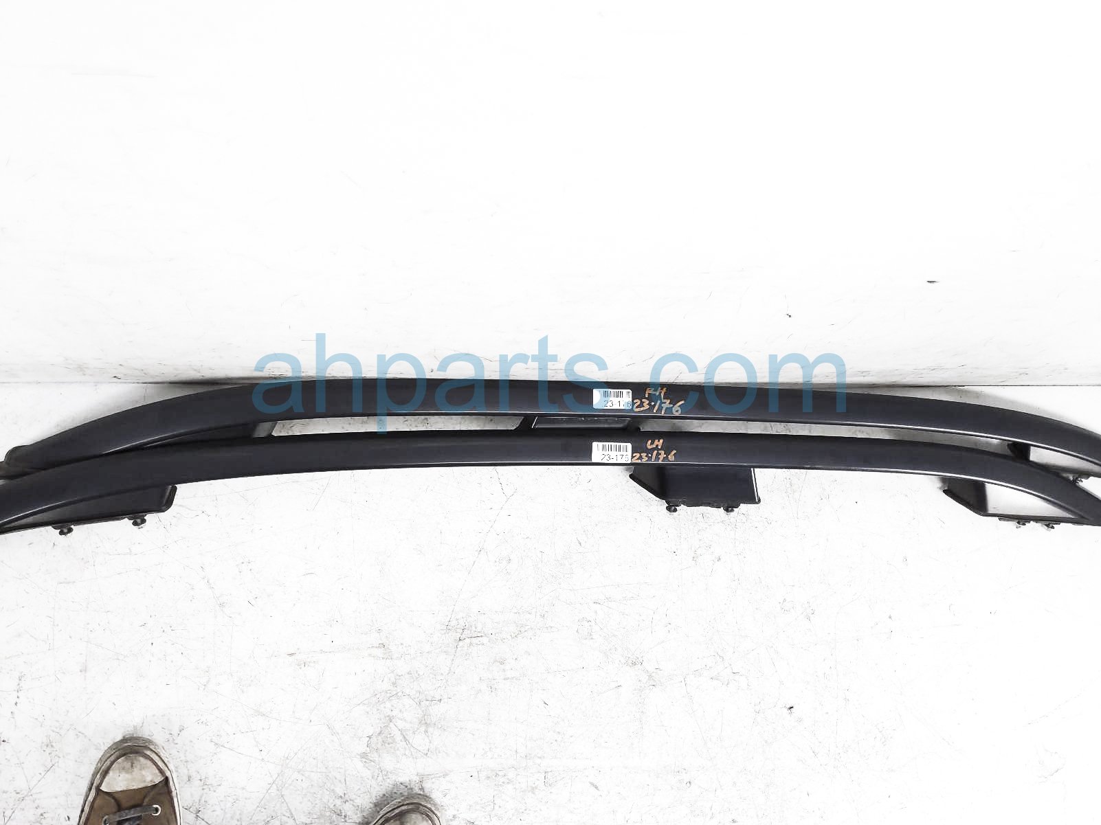 $250 Subaru LH & RH ROOF RAILS - BLACK $250 Subaru LH & RH ROOF RAILS - BLACK