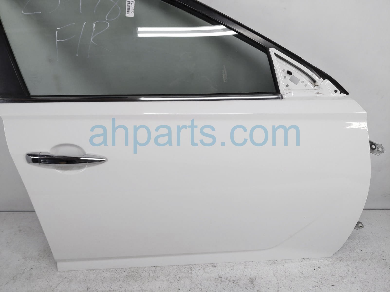 Sold 2019 Nissan Altima Front Passenger Door - White - No Mirror