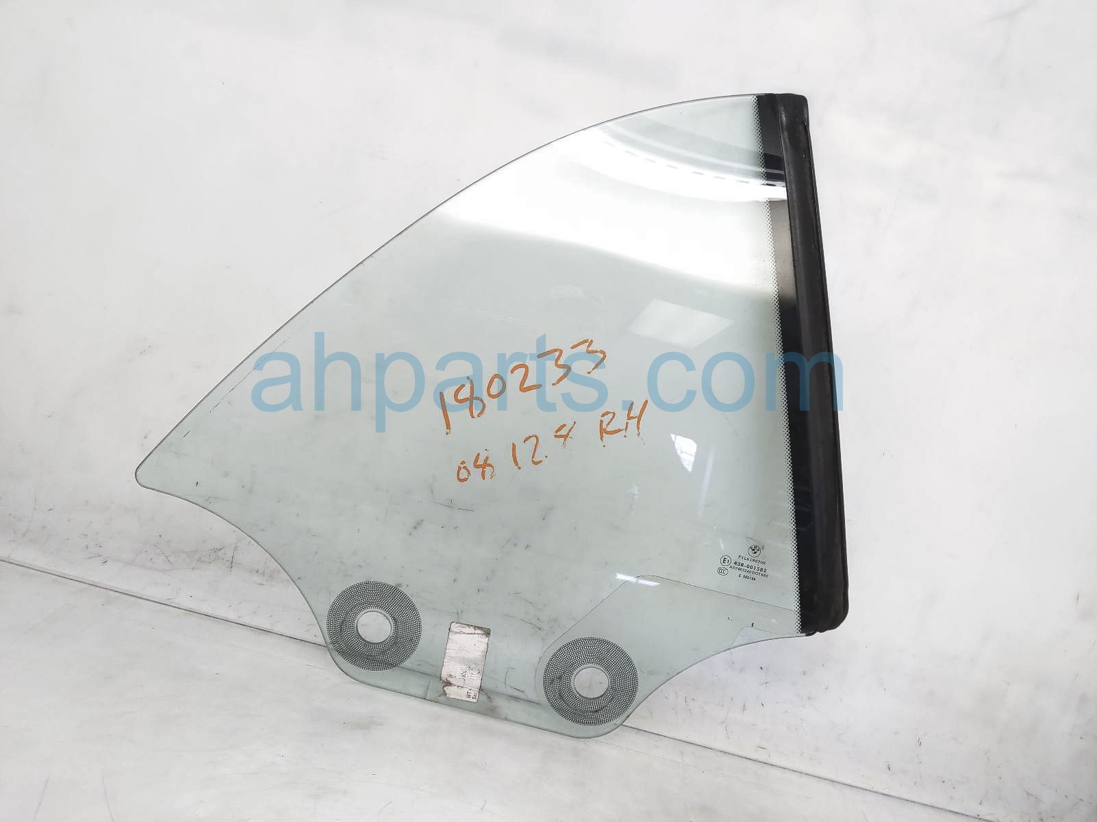 $75 BMW RH QUARTER GLASS - CONV $75 BMW RH QUARTER GLASS - CONV