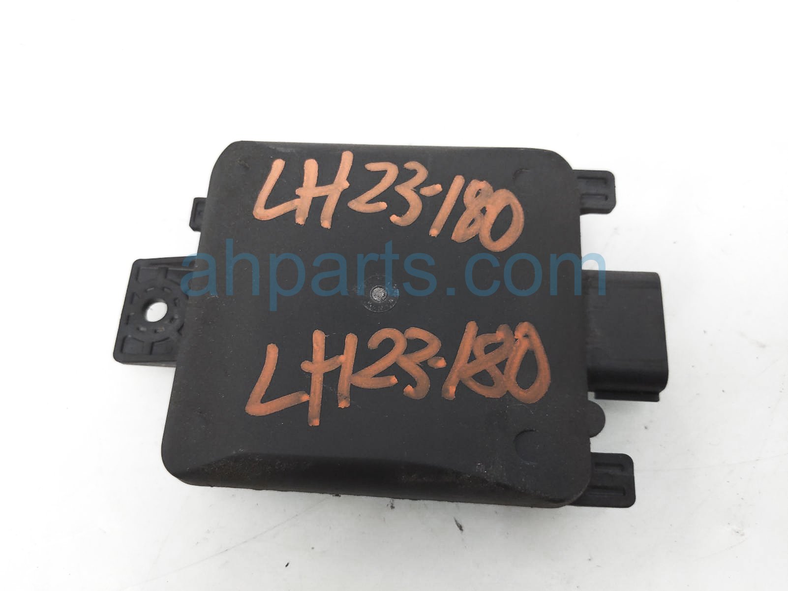 $100 Chevy LH SIDE OBJECT SENSOR / RADAR UNIT $100 Chevy LH SIDE OBJECT SENSOR / RADAR UNIT
