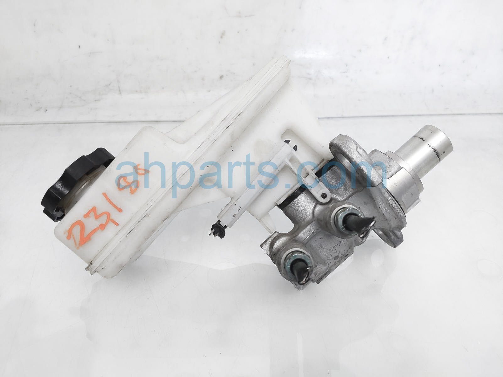 $35 Chevy BRAKE MASTER CYLINDER - 2.5L FWD $35 Chevy BRAKE MASTER CYLINDER - 2.5L FWD