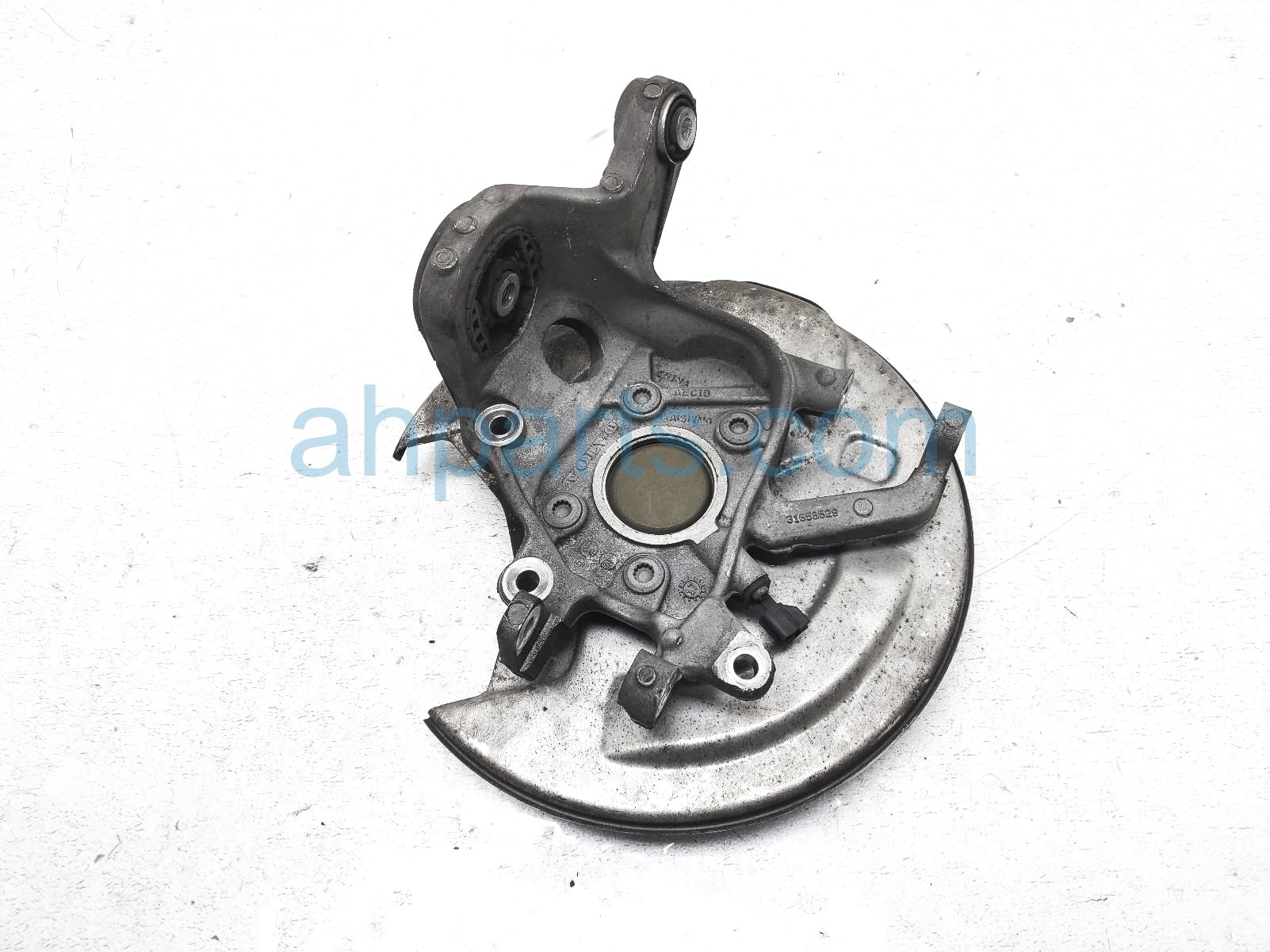 $200 Volvo RR/LH SPINDLE KNUCKLE HUB $200 Volvo RR/LH SPINDLE KNUCKLE HUB