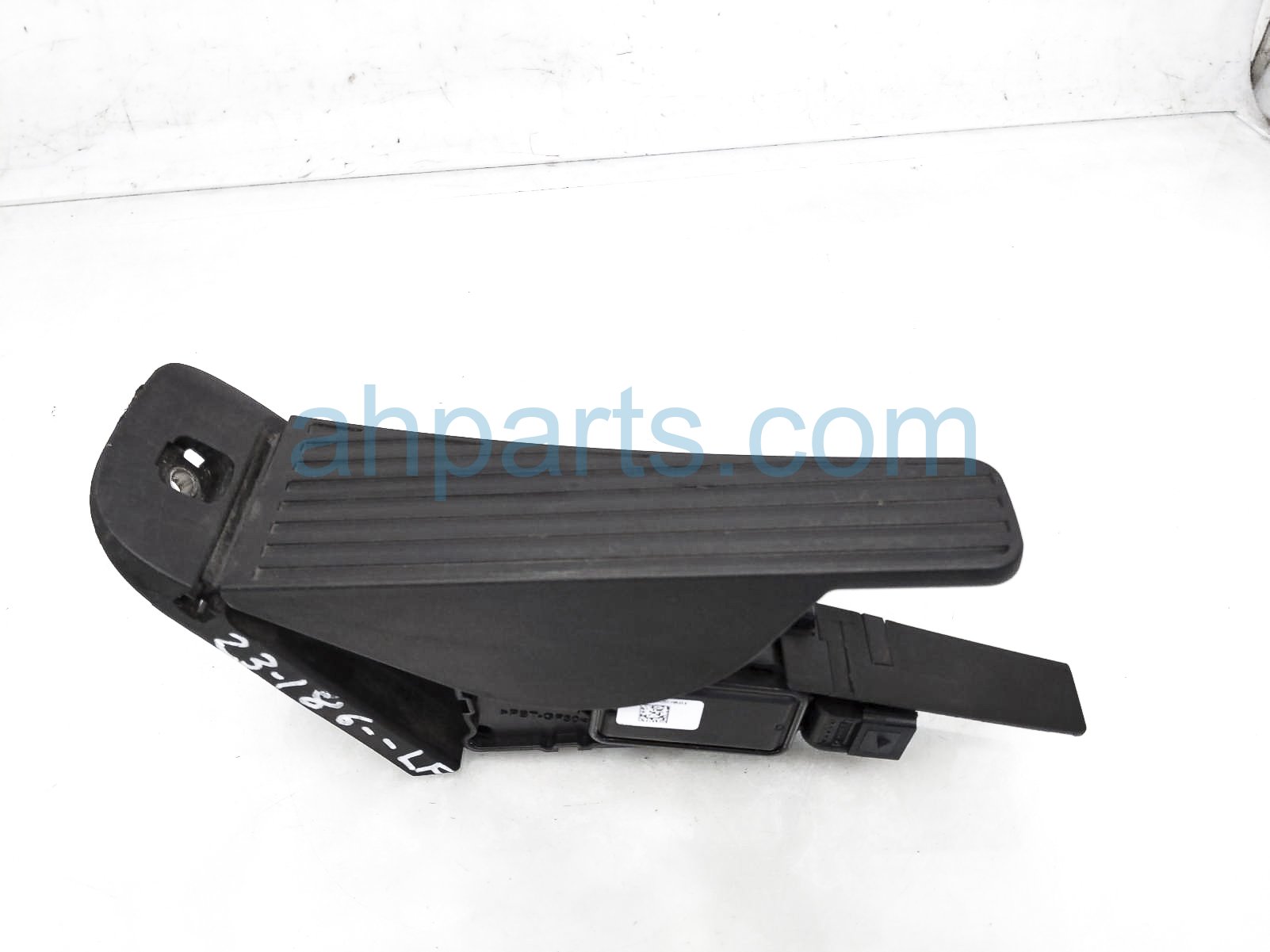 $45 Volvo GAS / ACCELERATOR PEDAL & SENSOR $45 Volvo GAS / ACCELERATOR PEDAL & SENSOR