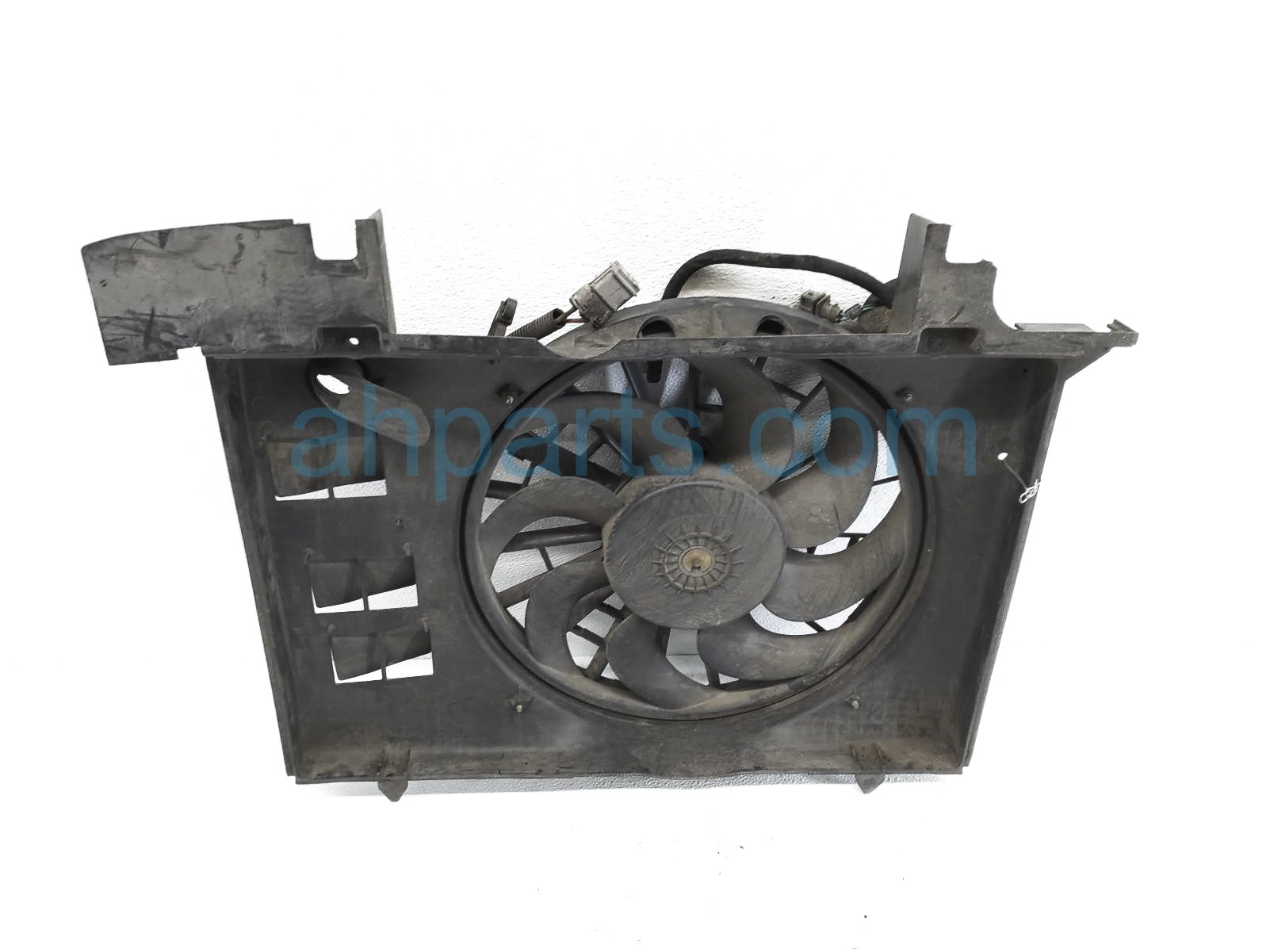 $75 Volvo RADIATOR COOLING FAN ASSEMBLY- TURBO