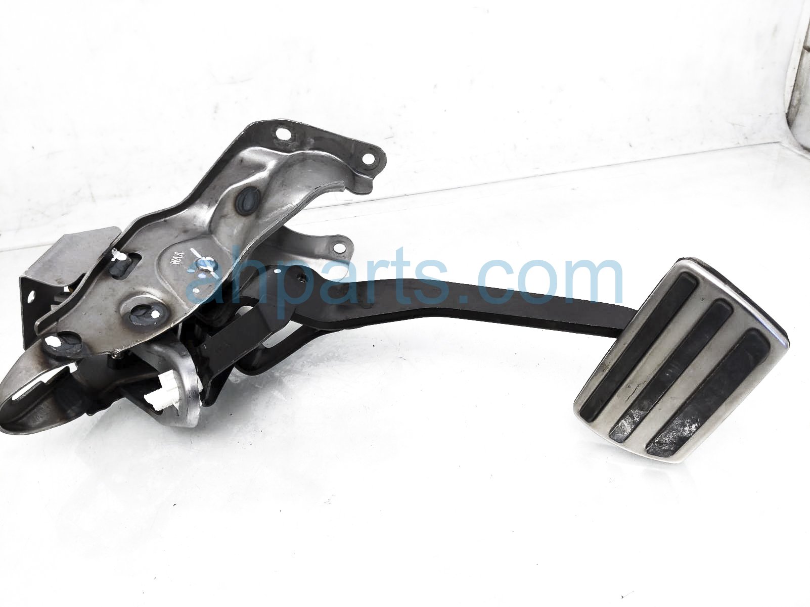 $99 Honda BRAKE PEDAL ASSY $99 Honda BRAKE PEDAL ASSY