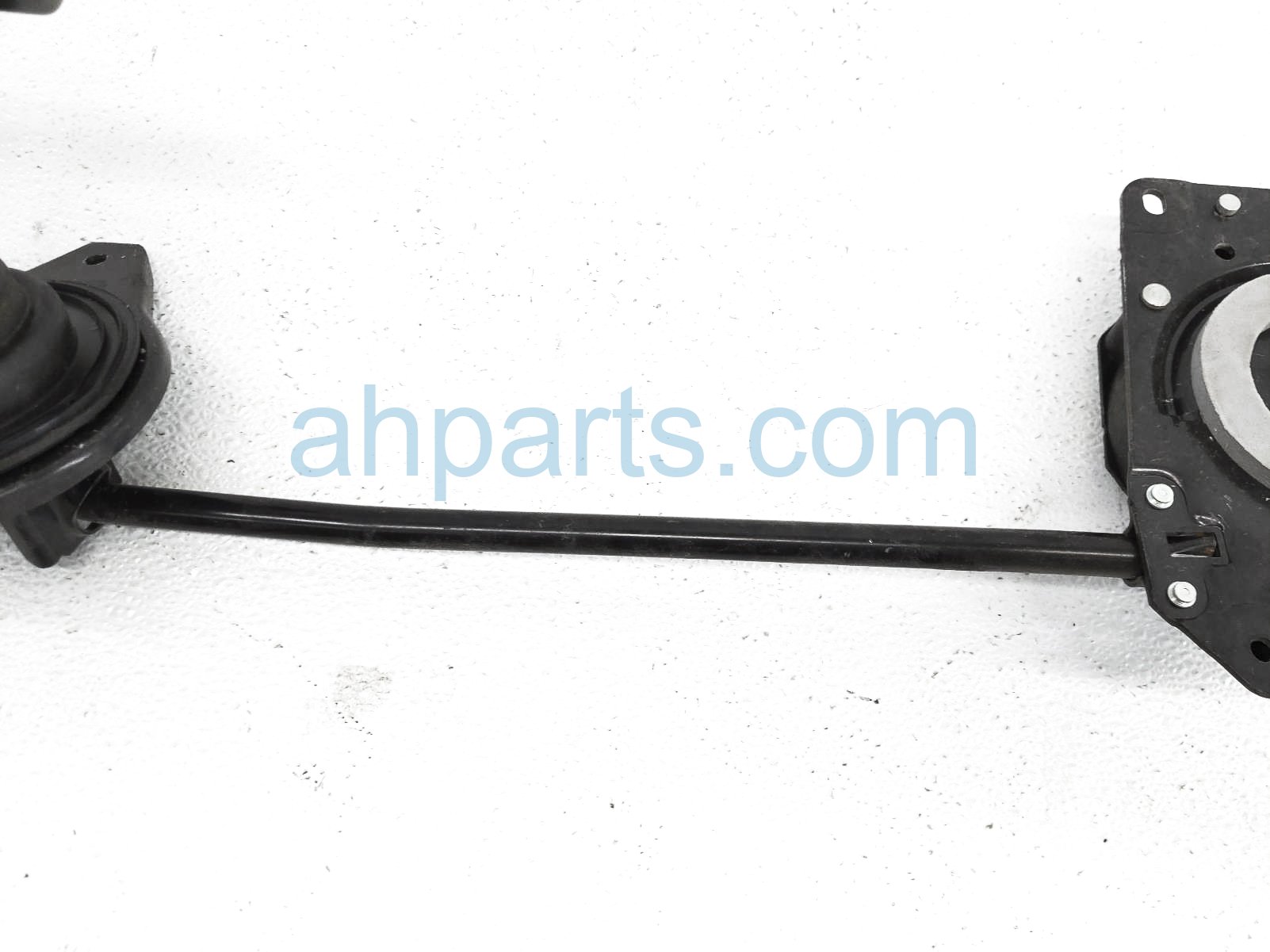 2015 Toyota Highlander Spare Tire Retainer Hoist 519000E053,