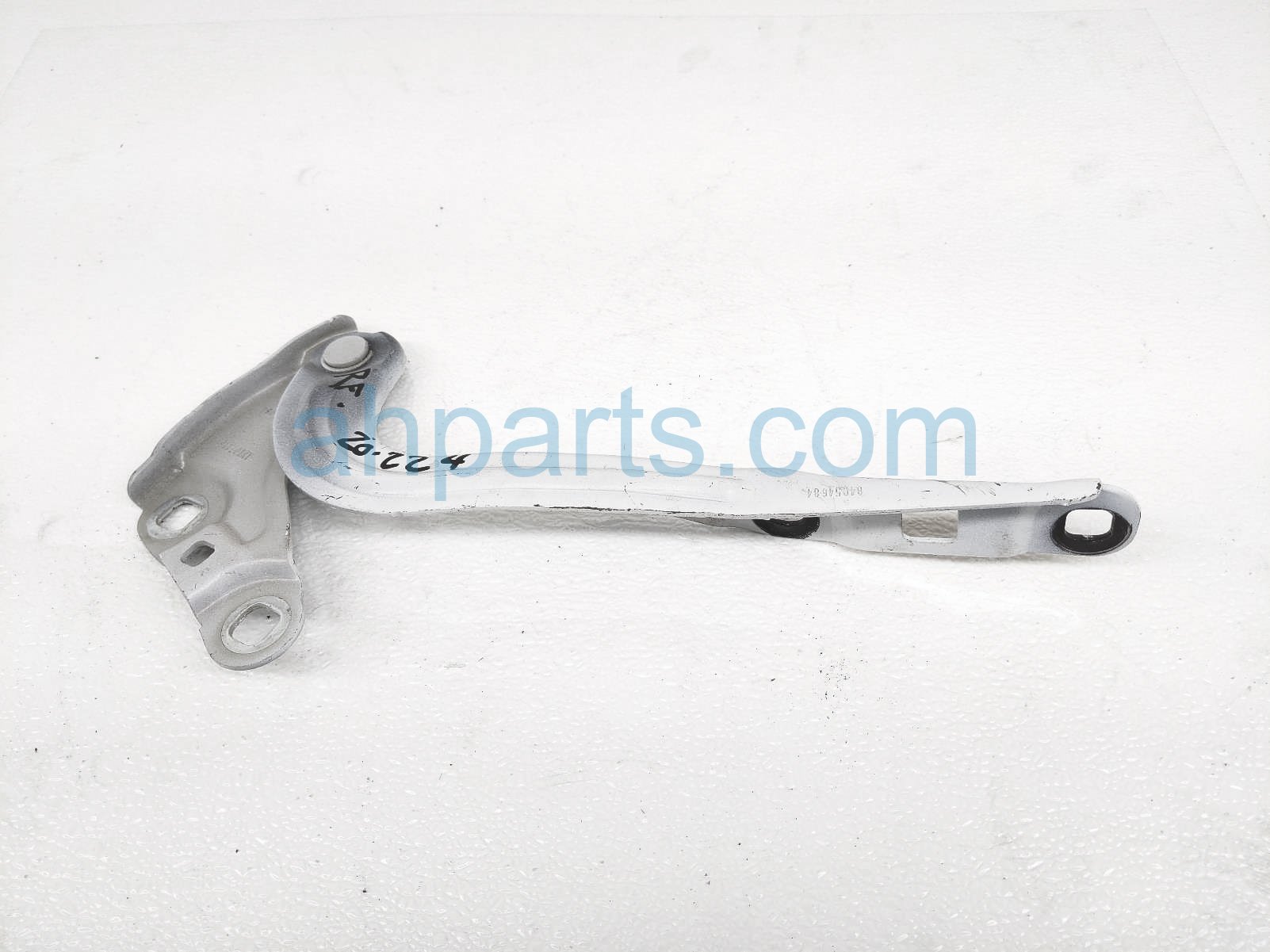 $20 Chevy FR/RH HOOD HINGE - WHITE $20 Chevy FR/RH HOOD HINGE - WHITE