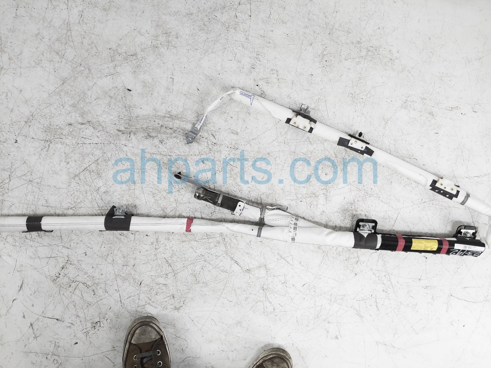 $195 Hyundai DRIVER SIDE ROOF CURTAIN AIRBAG $195 Hyundai DRIVER SIDE ROOF CURTAIN AIRBAG