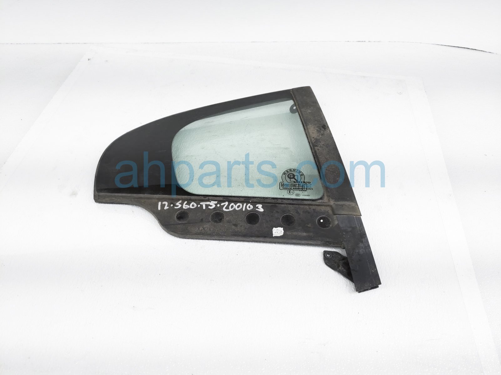 $45 Volvo RR/RH DOOR VENT GLASS $45 Volvo RR/RH DOOR VENT GLASS