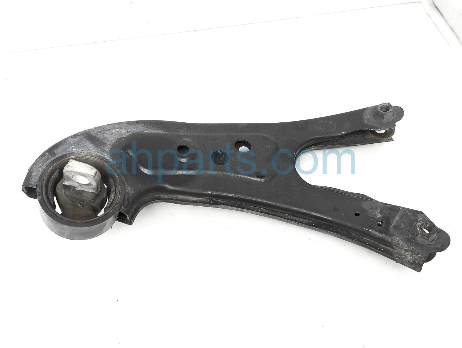 $85 Lexus RR/RH TRAILING LOWER CONTROL ARM $85 Lexus RR/RH TRAILING LOWER CONTROL ARM