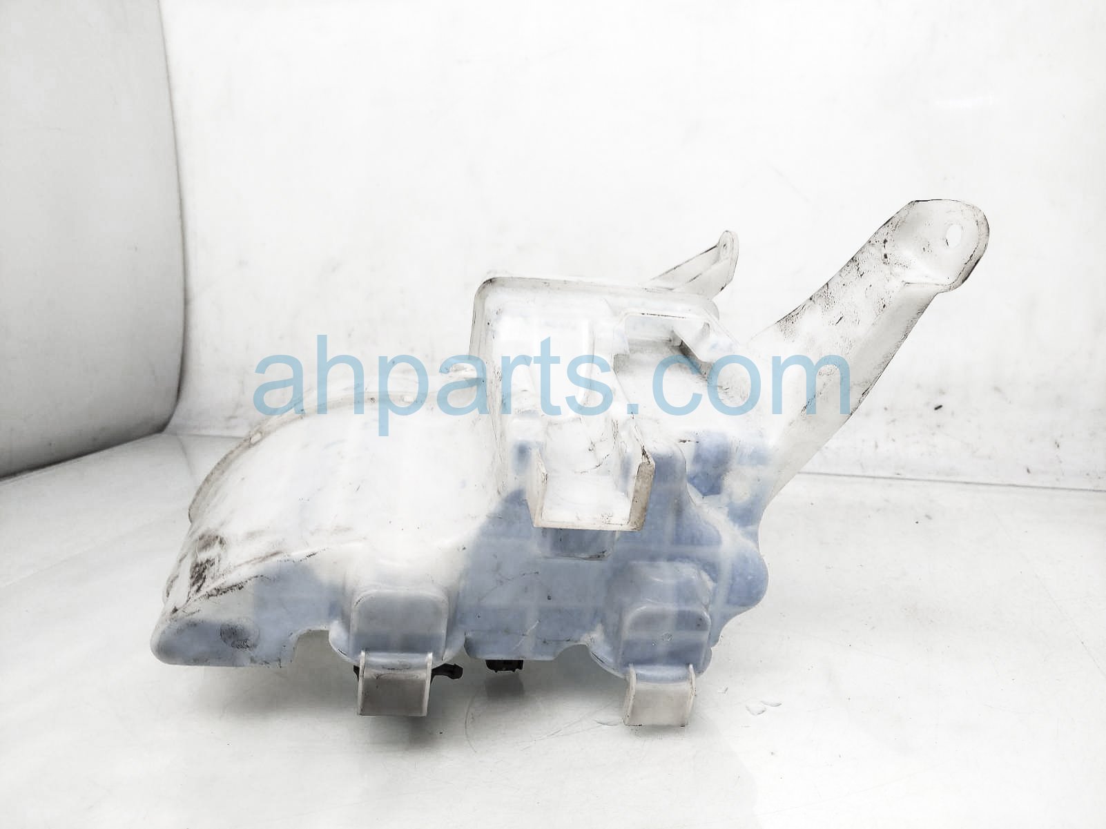 $75 Toyota WINDSHIELD WASHER RESERVOIR TANK $75 Toyota WINDSHIELD WASHER RESERVOIR TANK