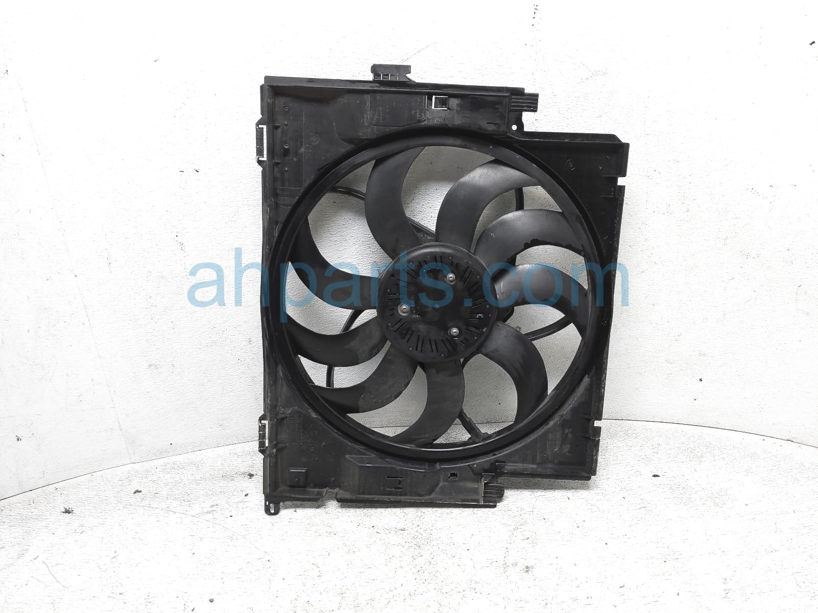 $100 BMW RADIATOR FAN ASSEMBLY $100 BMW RADIATOR FAN ASSEMBLY