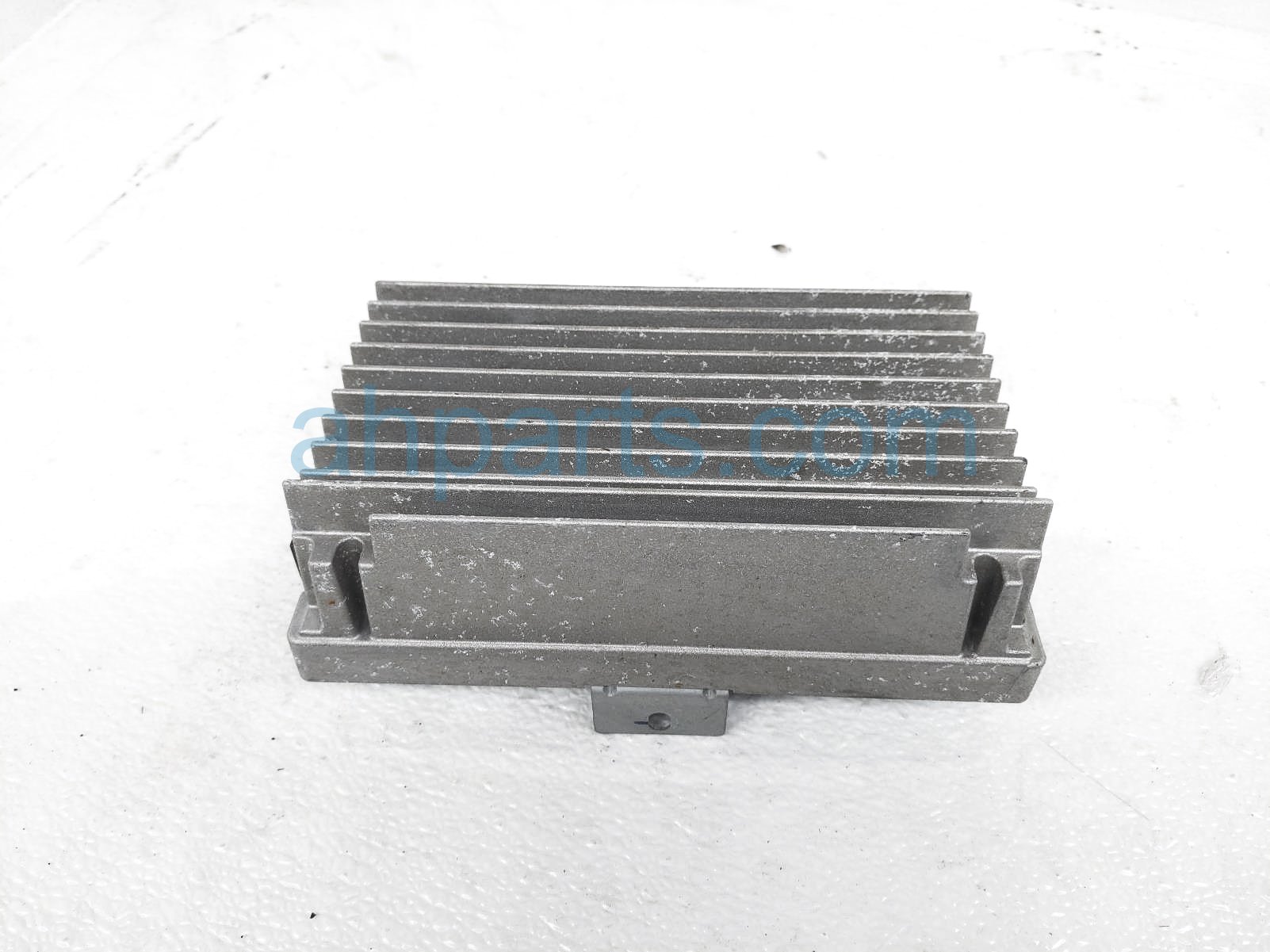 $60 BMW AUDIO AMPLIFIER CONTROL UNIT $60 BMW AUDIO AMPLIFIER CONTROL UNIT