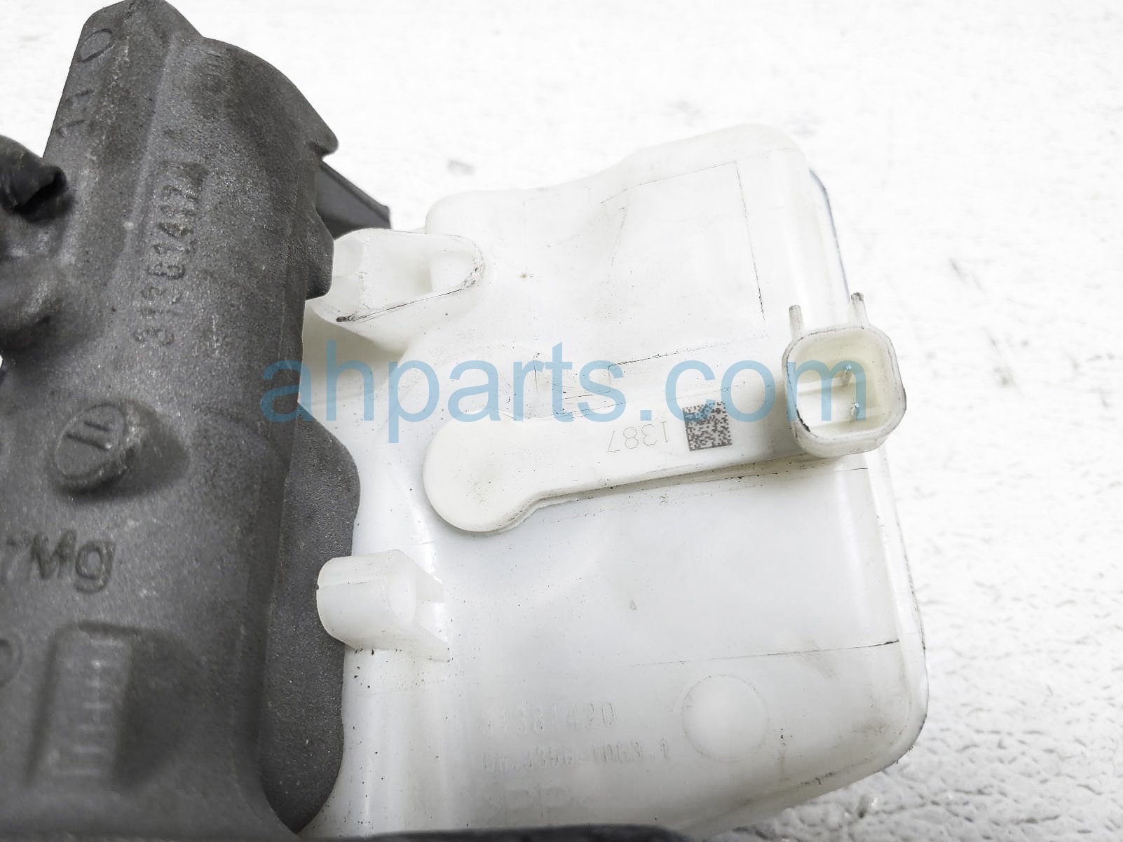 Sold 2018 Volvo S90 Brake Master Cylinder 2.0l 36012755 Replacement Sold 2018 Volvo S90 Brake Master Cylinder 2.0l 36012755 Replacement thumbnail