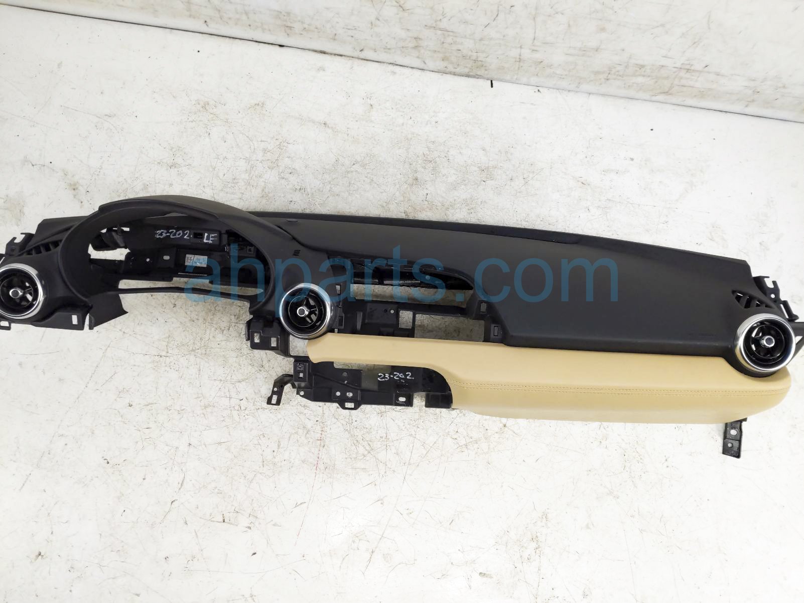 $300 Mazda DASHBOARD W/ AIRBAG $300 Mazda DASHBOARD W/ AIRBAG