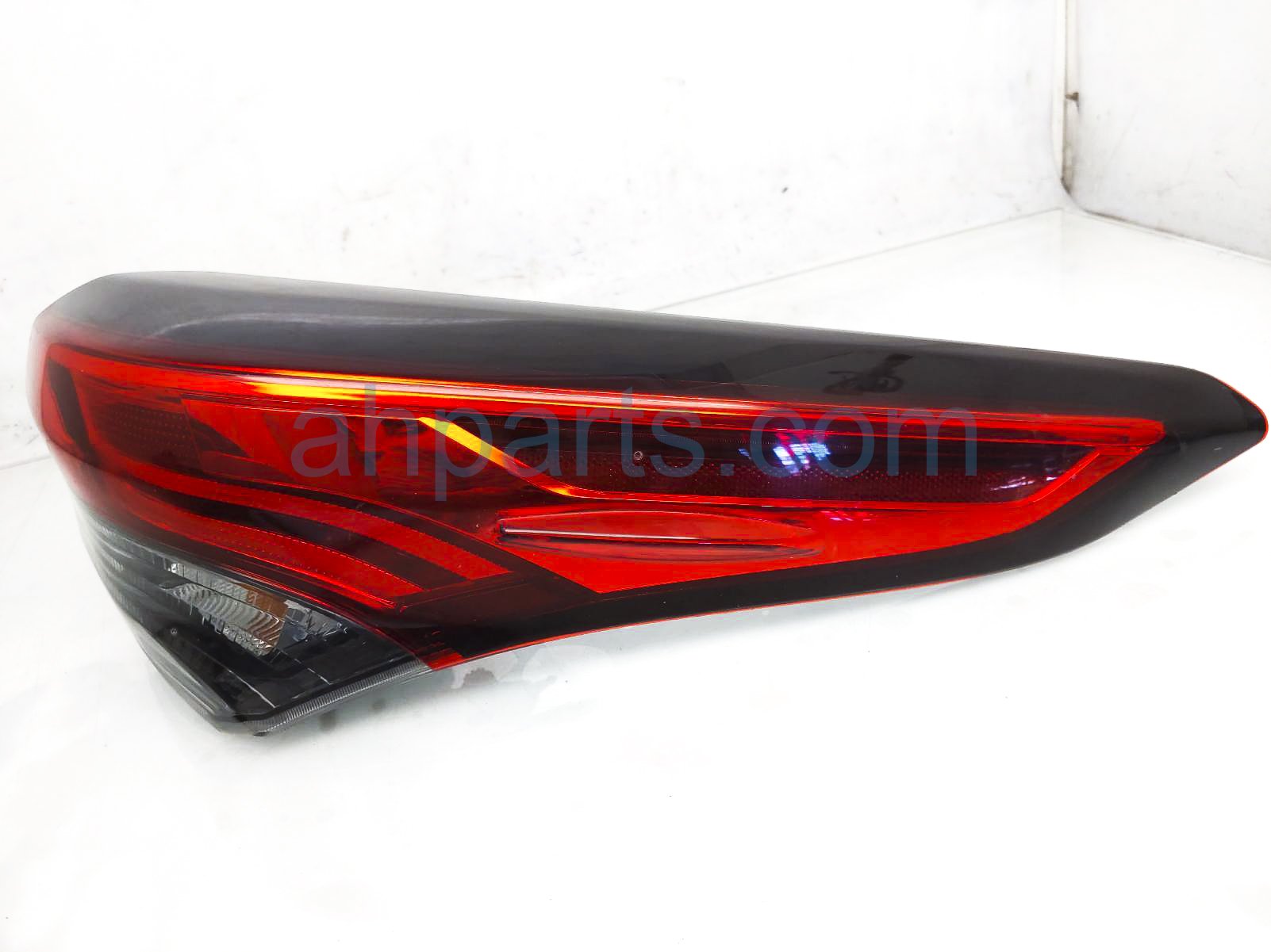 $195 Toyota RH TAIL LAMP (ON BODY) $195 Toyota RH TAIL LAMP (ON BODY)