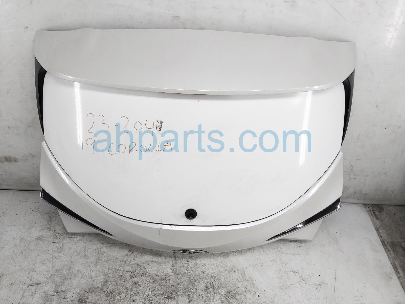 $995 Toyota LIFT GATE / TAIL GATE - WHITE $995 Toyota LIFT GATE / TAIL GATE - WHITE