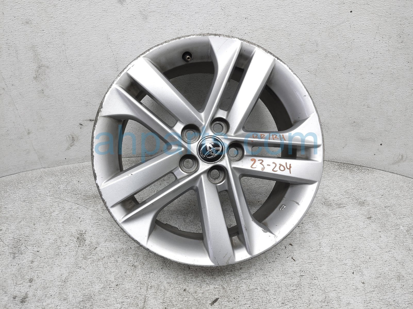 $95 Toyota RR/RH WHEEL / RIM - CURB RASH $95 Toyota RR/RH WHEEL / RIM - CURB RASH