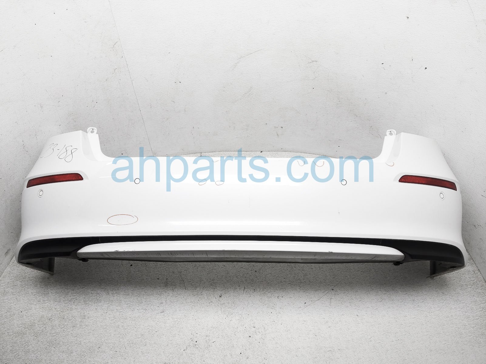 $599 Honda REAR BUMPER COVER - WHITE - NOTES $599 Honda REAR BUMPER COVER - WHITE - NOTES
