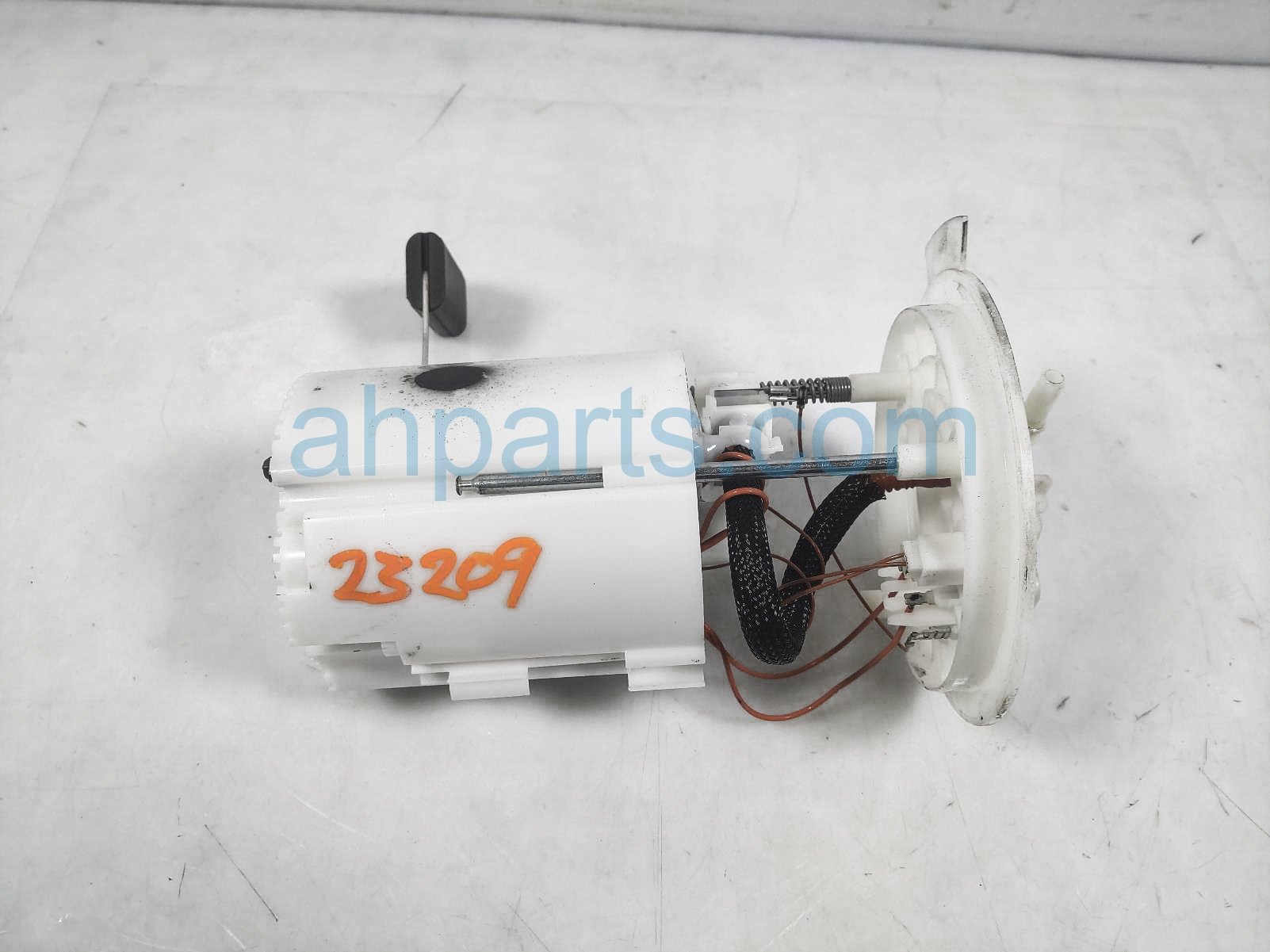 $50 Ford GAS / FUEL PUMP (TANK MOUNTED)
