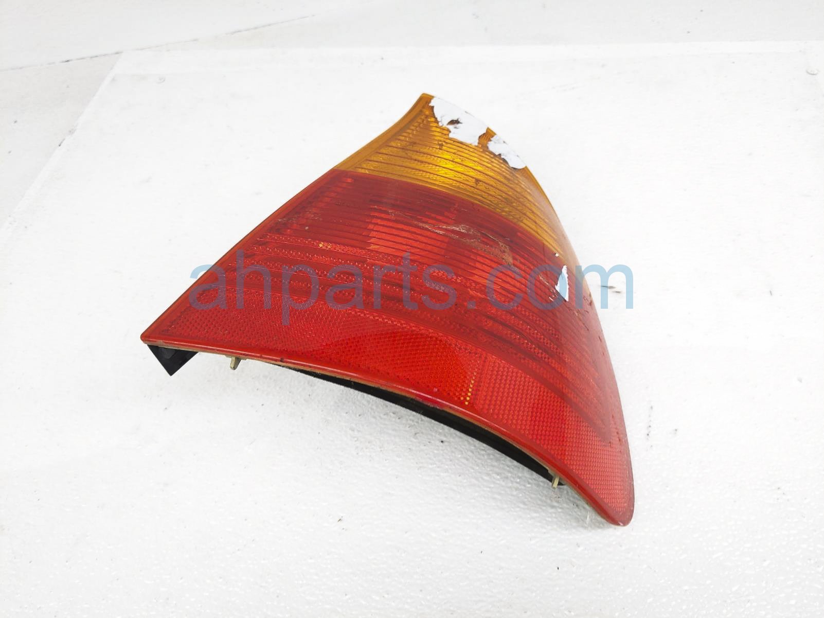 $59 BMW RH TAIL LAMP / LIGHT (ON BODY) *** $59 BMW RH TAIL LAMP / LIGHT (ON BODY) ***