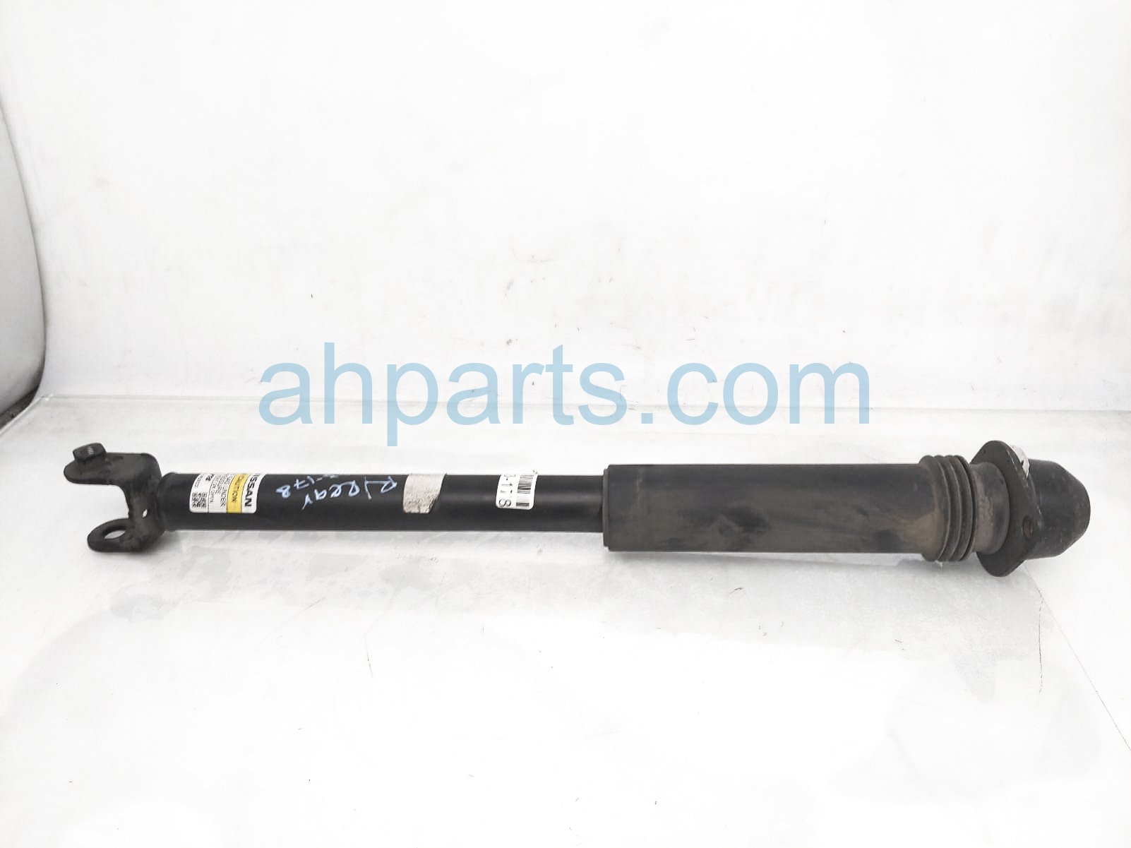 $45 Nissan RR/RH SHOCK ABSORBER - S $45 Nissan RR/RH SHOCK ABSORBER - S