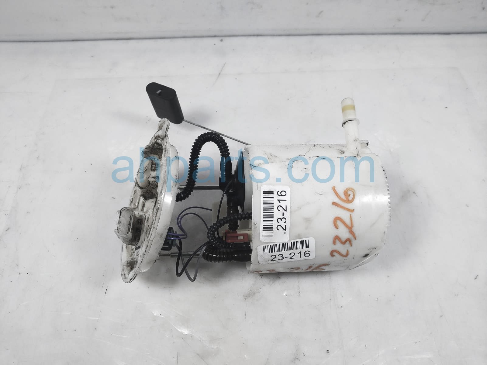 $65 Ford GAS / FUEL PUMP (TANK MOUNTED)