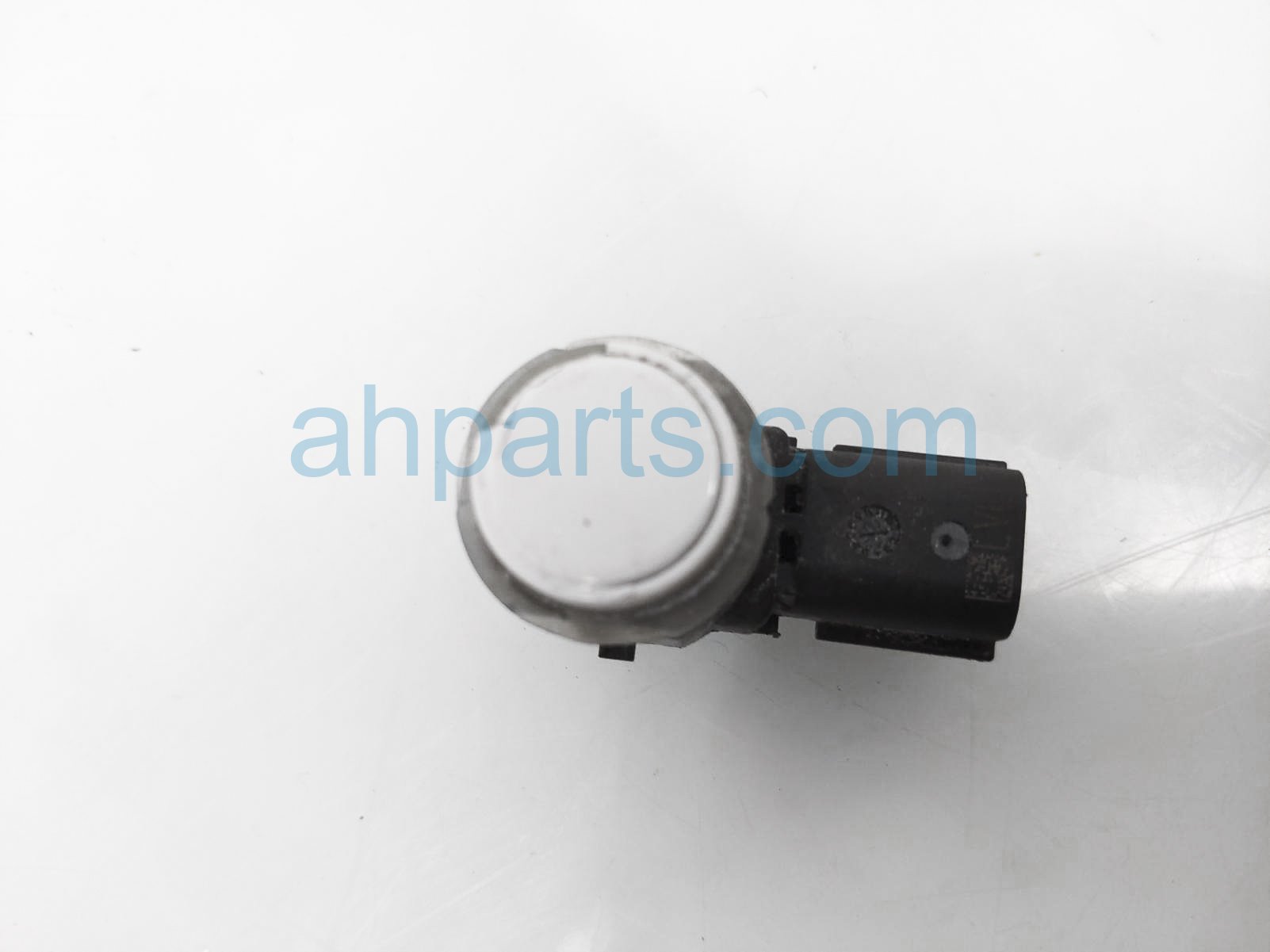$20 Lincoln FRONT SINGLE PARKING SENSOR - WHITE $20 Lincoln FRONT SINGLE PARKING SENSOR - WHITE