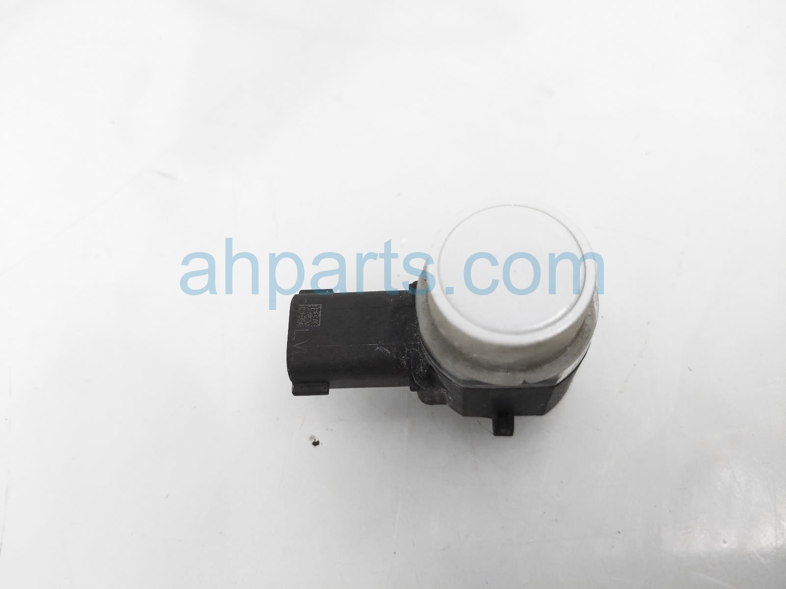 $20 Lincoln FRONT SINGLE PARKING SENSOR - WHITE $20 Lincoln FRONT SINGLE PARKING SENSOR - WHITE