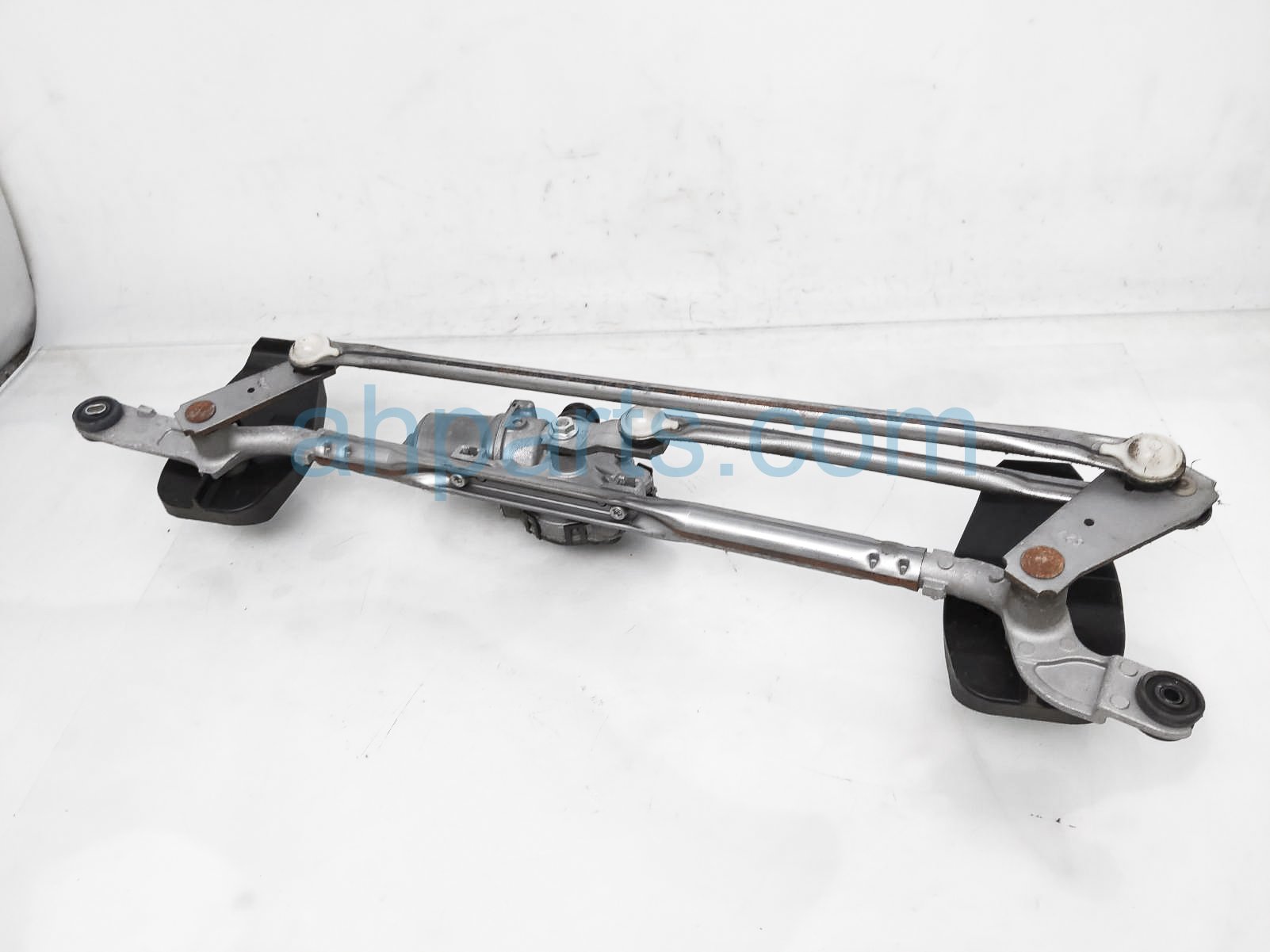 $50 Mazda WINDSHIELD WIPER MOTOR W/ARM ASSY $50 Mazda WINDSHIELD WIPER MOTOR W/ARM ASSY