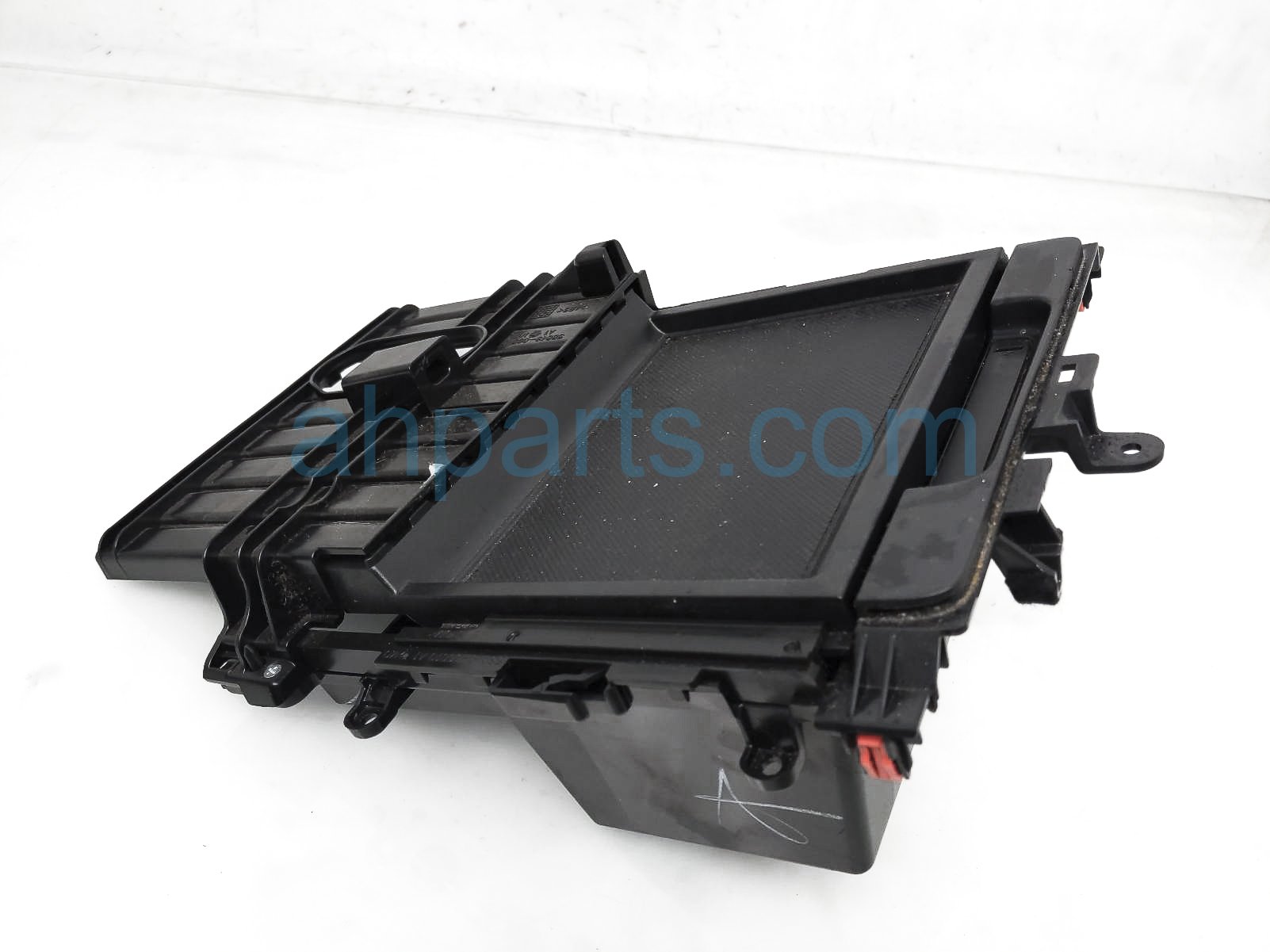 $45 Toyota CENTER CONSOLE COMPARTMENT ASSY $45 Toyota CENTER CONSOLE COMPARTMENT ASSY