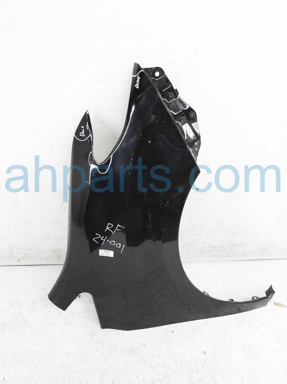 $95 Toyota RH FENDER - BLACK - DENTS $95 Toyota RH FENDER - BLACK - DENTS