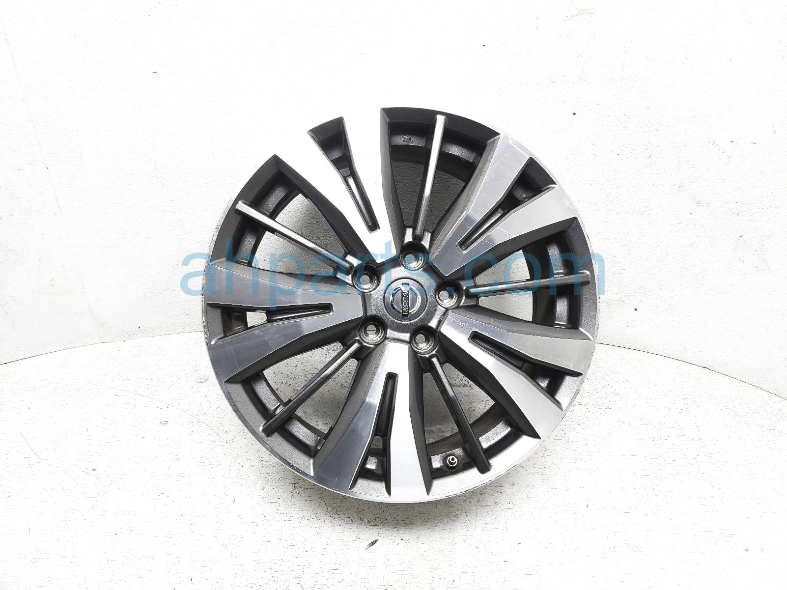 $79 Nissan FR/RH WHEEL / RIM -LITE SUFFS / CURB $79 Nissan FR/RH WHEEL / RIM -LITE SUFFS / CURB