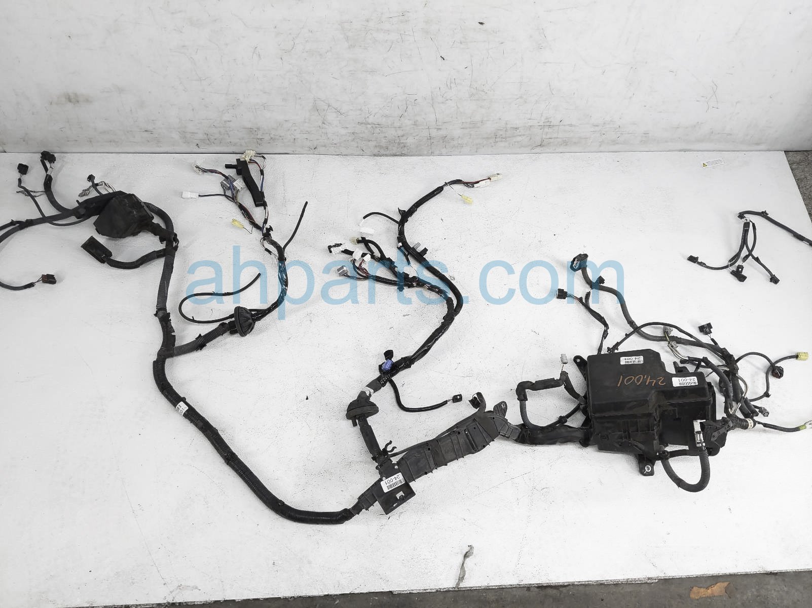 $600 Toyota ENGINE ROOM HARNESS - LE FWD - NOTES