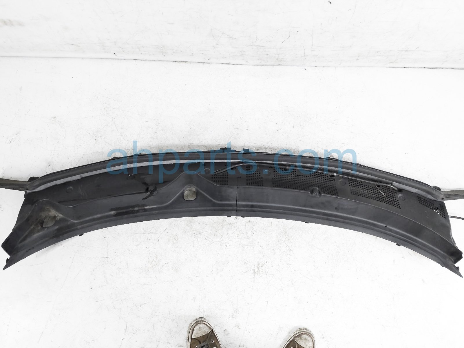 $100 Mazda WINDSHIELD COWL ASSY $100 Mazda WINDSHIELD COWL ASSY