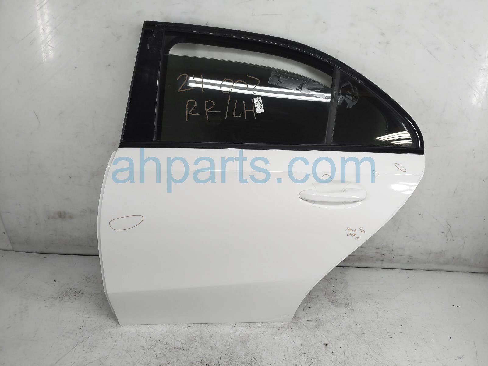 $550 Mercedes RR/LH DOOR - WHITE - NO INSIDE TRIM $550 Mercedes RR/LH DOOR - WHITE - NO INSIDE TRIM