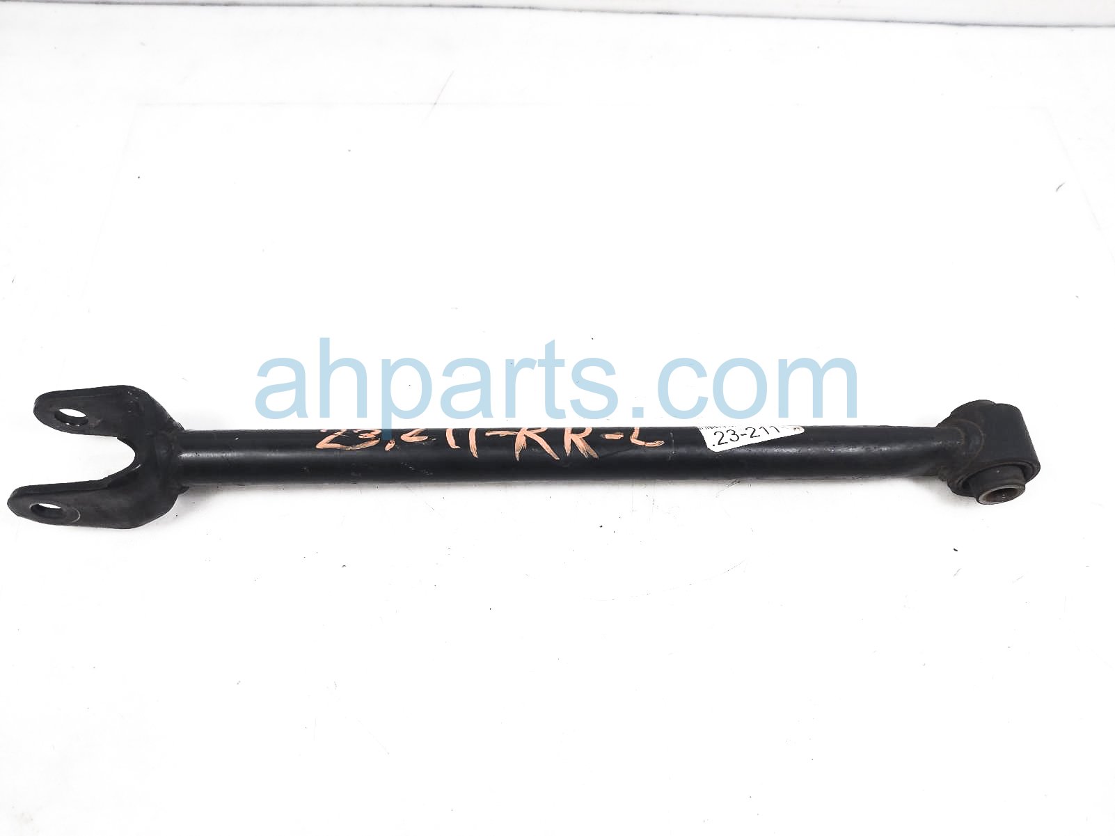 $25 Infiniti RR/LH MIDDLE LOWER CONTROL ARM $25 Infiniti RR/LH MIDDLE LOWER CONTROL ARM