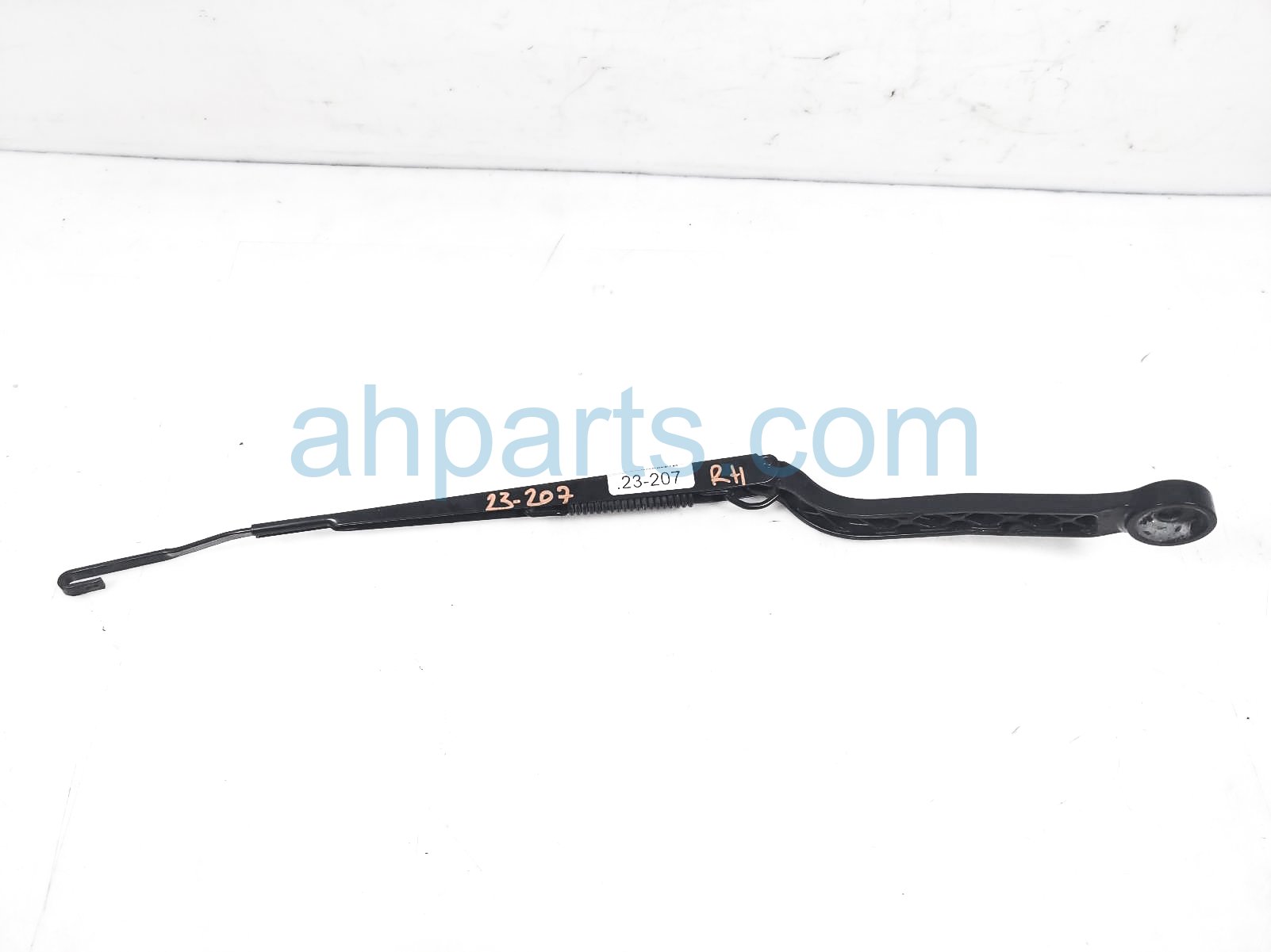 $40 BMW PASSENGER SIDE WINDSHIELD WIPER ARM $40 BMW PASSENGER SIDE WINDSHIELD WIPER ARM