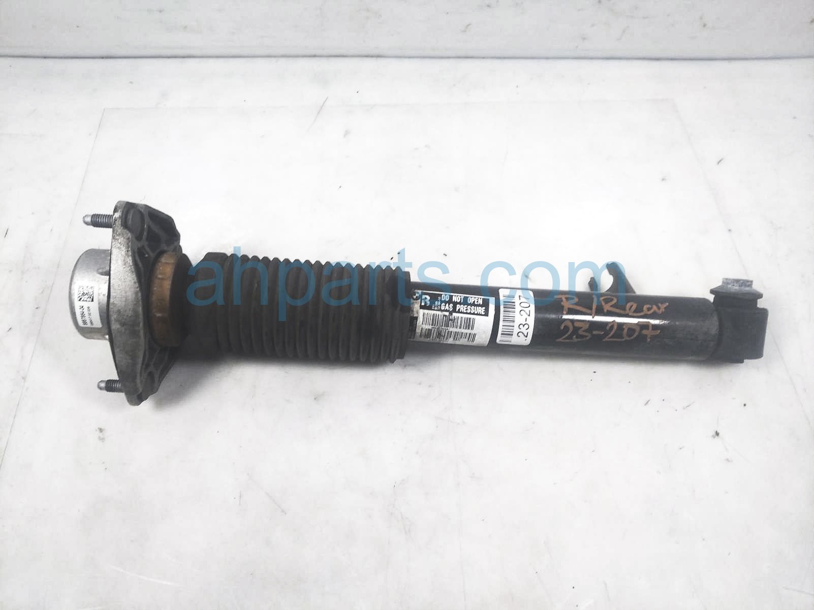 $100 BMW RR/RH STRUT / SHOCK ABSORBER ASSY $100 BMW RR/RH STRUT / SHOCK ABSORBER ASSY