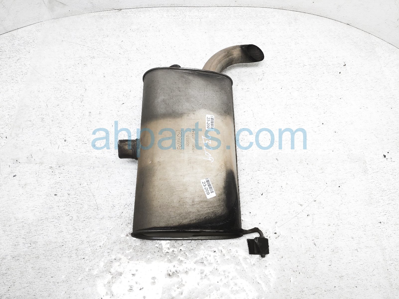 $150 Ford REAR EXAUST MUFFLER - 2.0L $150 Ford REAR EXAUST MUFFLER - 2.0L
