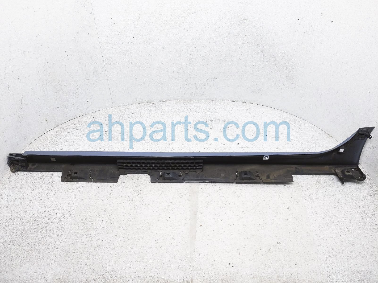 Sold 2023 Honda Civic Trim Passenger Side Skirt/ Rocker Molding - Grey ...