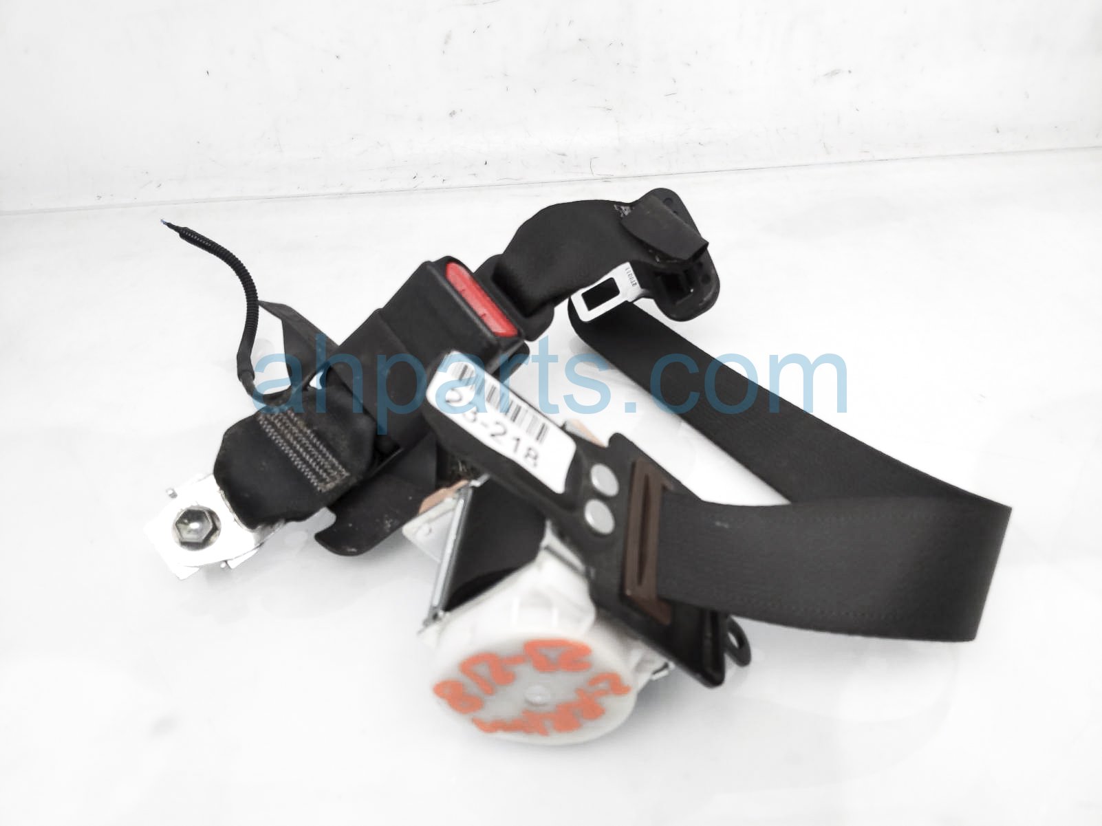 $65 Toyota 2ND ROW MID SEAT BELT & BUCKLE - BLK $65 Toyota 2ND ROW MID SEAT BELT & BUCKLE - BLK