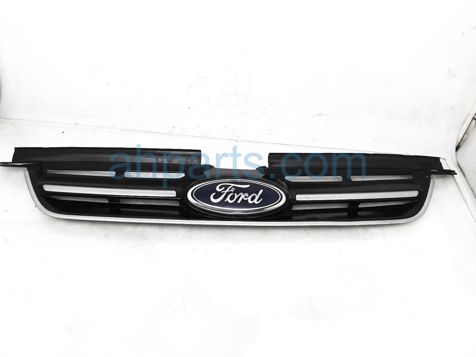 $140 Ford UPPER GRILLE ASSY