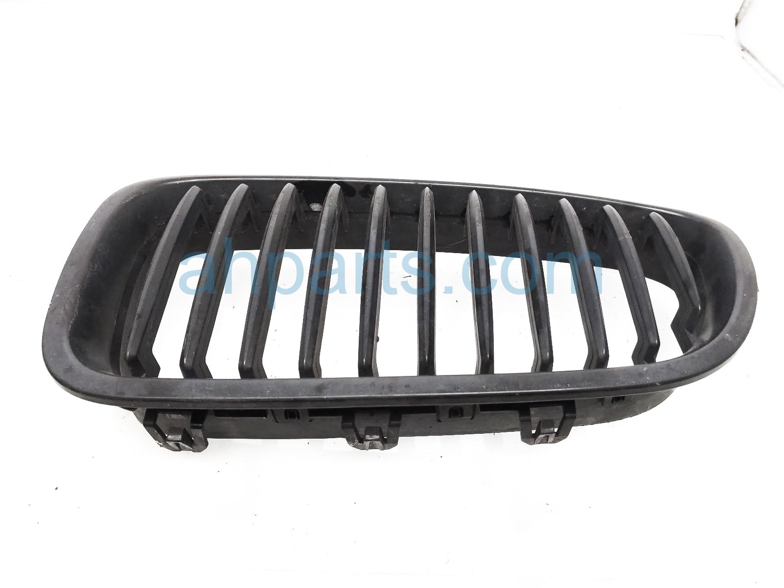 $50 BMW LH UPPER GRILLE - BLACK