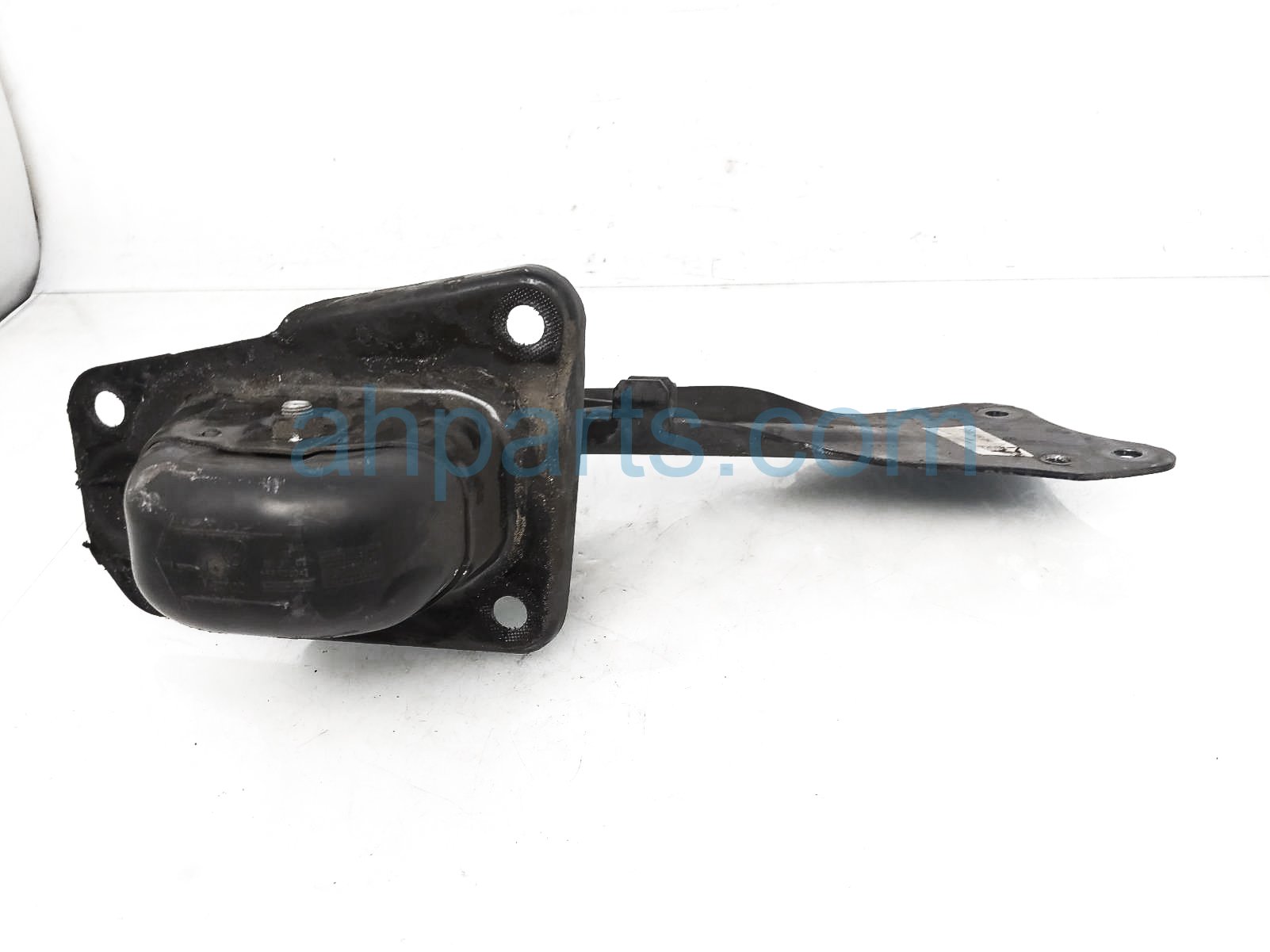 $100 Volkswagen RR/LH TRAILING CONTROL ARM $100 Volkswagen RR/LH TRAILING CONTROL ARM