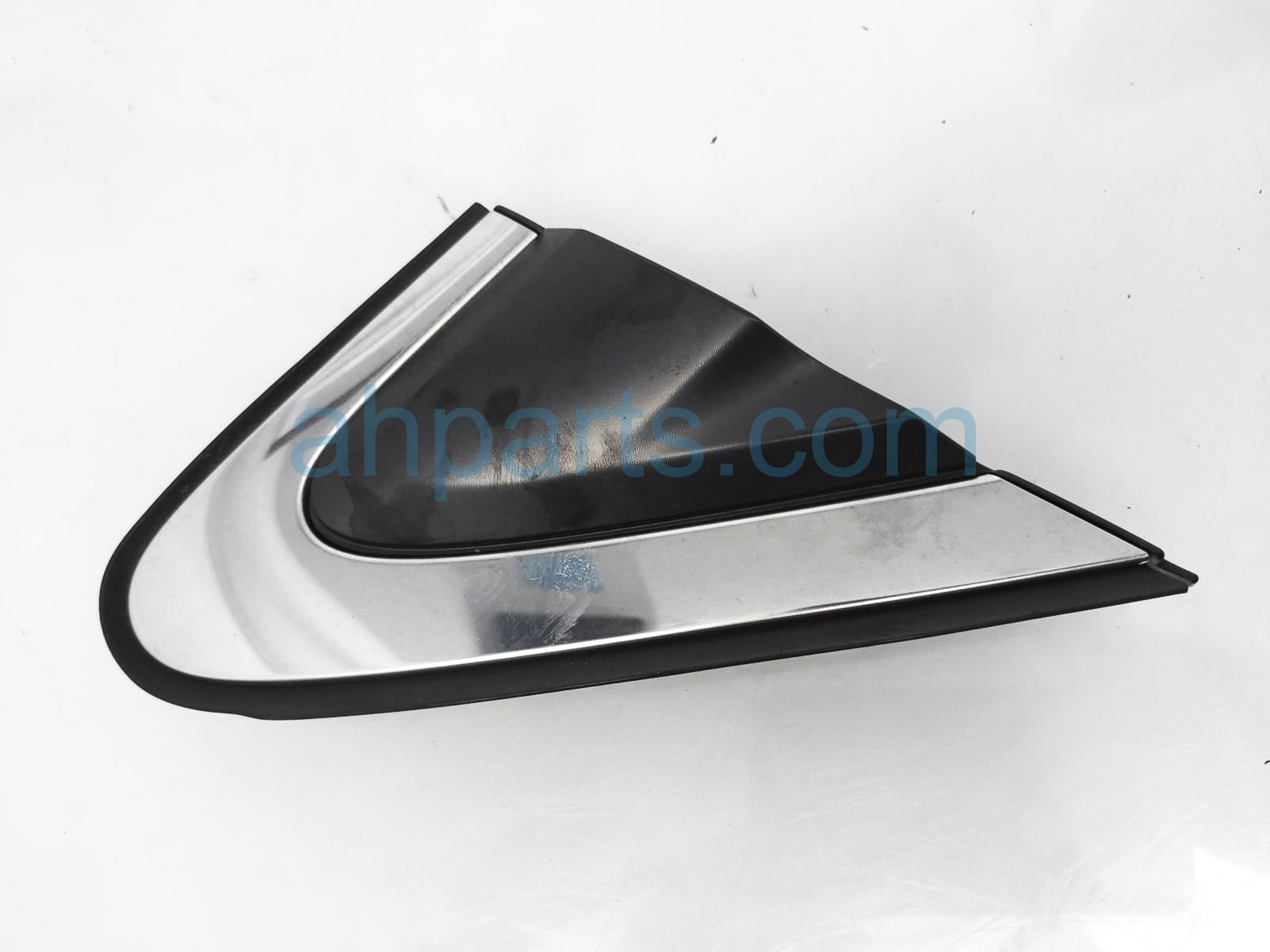 $15 Honda FR/RH CORNER PILLAR GARNISH TRIM $15 Honda FR/RH CORNER PILLAR GARNISH TRIM