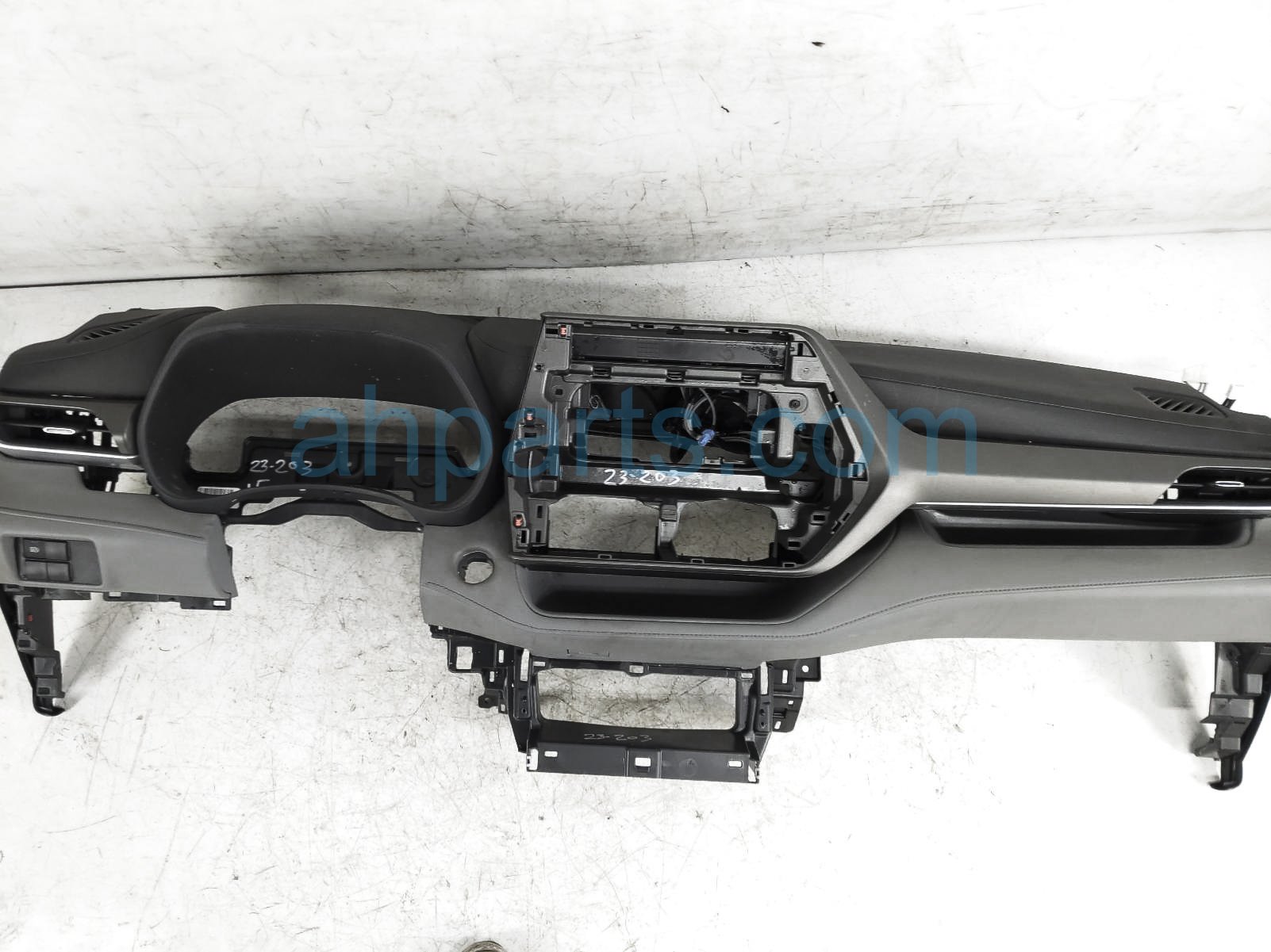 $895 Toyota DASHBOARD W/ AIRBAG $895 Toyota DASHBOARD W/ AIRBAG